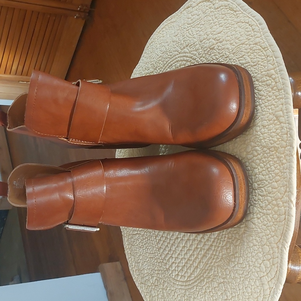Korks Kork Ease Kari Faux Leather Heeled Bootie 8.5